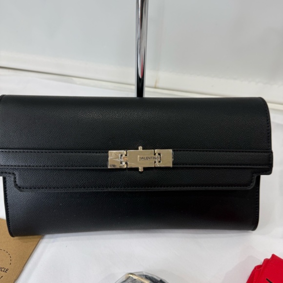 Valentino by Mario black clutch/crossbody - Picture 2 of 3